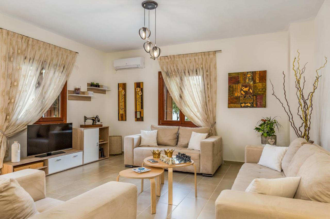 Olive Grove Apartment สโกเปลอสทาวน์ ภายนอก รูปภาพ