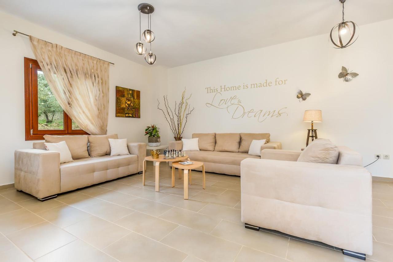Olive Grove Apartment สโกเปลอสทาวน์ ภายนอก รูปภาพ