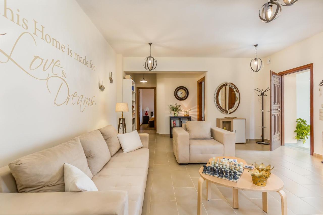 Olive Grove Apartment สโกเปลอสทาวน์ ภายนอก รูปภาพ